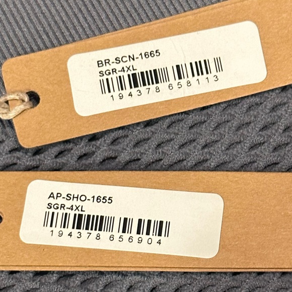 Skims Perforated Seamless Set - Picture 2 of 3